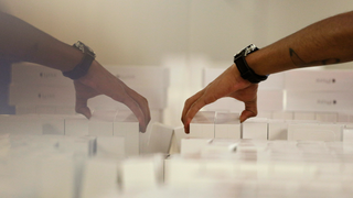 What iPhone Frenzy Is Like for an Apple Store Employee
